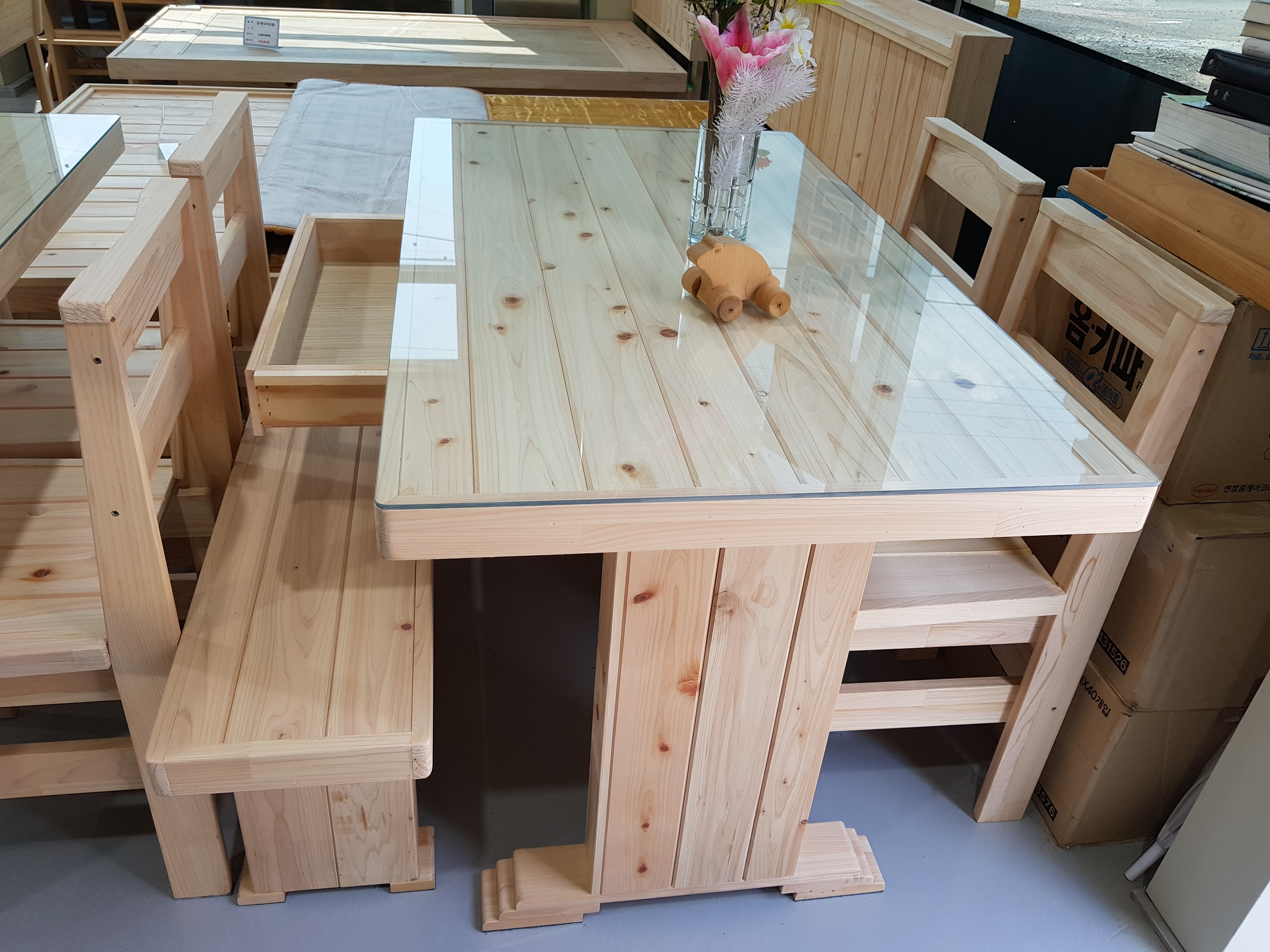 온돌쇼파3인용,온돌쇼파4인용, 히노끼침대(싱글.퀸),4인식탁